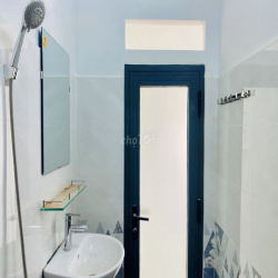Cho thuê nhà mặt tiền trống suốt tiện kinh doanh