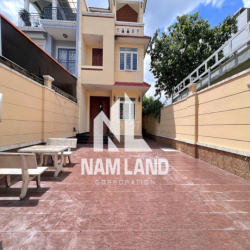 Nhà Mới Cho Thuê 250m2,Trệt 3 lầu,4PN,4WC,Sân To,KDC Yên Tĩnh,Giá 30TR