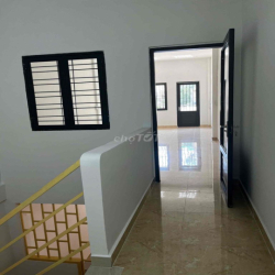 Cho thuê nhà mặt tiền thuận tiện kinh doanh, vị trí đẹp