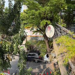 tầng 1 40m2 cho thuê làm văn phòng hoặc ở