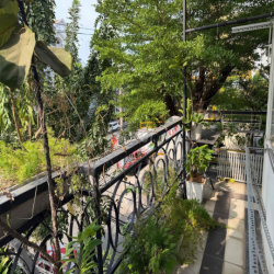 tầng 1 40m2 cho thuê làm văn phòng hoặc ở