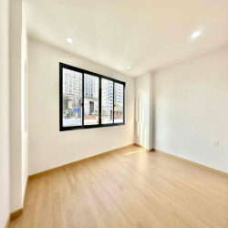 CHO THUÊ NHÀ NGUYÊN CĂN HẺM THÔNG NGAY ÂU CƠ  4 PHÒNG NGỦ - 4 WC