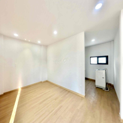 CHO THUÊ NHÀ NGUYÊN CĂN HẺM THÔNG NGAY ÂU CƠ  4 PHÒNG NGỦ - 4 WC