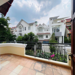 CHO THUÊ BIỆT THỰ GÓC 2 MẶT TIỀN QUẬN 7 GIÁ 38TR/THÁNG ĐẸP LUNG LINH