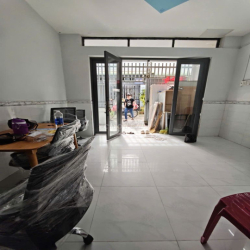 Nhà 5 triệu 2 phòng ngủ có nội thất gần Đền Hùng 