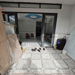 Nhà 5 triệu 2 phòng ngủ có nội thất gần Đền Hùng 