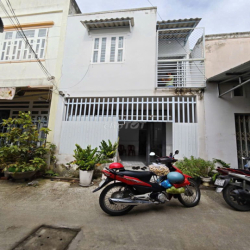 Nhà 5 triệu 2 phòng ngủ có nội thất gần Đền Hùng 