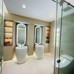 50tr Cho thuê nhà Mặt Tiền đường số 37, P Tân Quy Quận 7