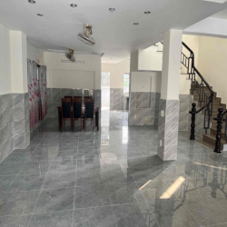 Cho Thuê Biệt Thự (Như Hình) DT:375m2 - Xây 1 Trệt 1 lầu  Có 5 PNgủ- 5