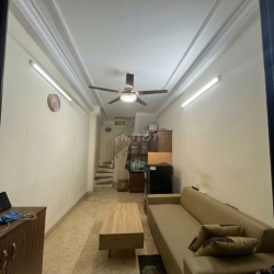 Chính chủ cho thuê nhà riêng ngõ Văn Chương 4 tầng (2N-2VS)