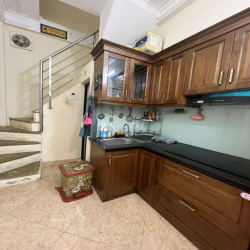 Chính chủ cho thuê nhà riêng ngõ Văn Chương 4 tầng (2N-2VS)