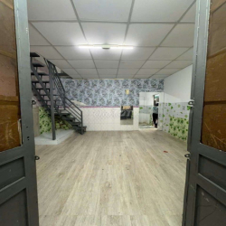 Nhà góc 2MT tiện buôn bán giá cực tốt