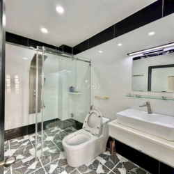 Nhà LÊ VĂN QUỚI [6x10, 3 lầu, 4pn, 5toilet] 18tr/tháng