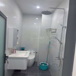 4 phòng ngủ ô tô ngủ trong nhà