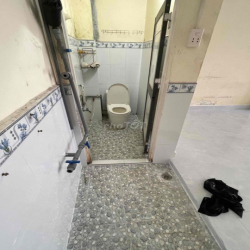 Nhà Cho Thuê MTKD Luỹ Bán Bích.DT:4.8m X 15m. Nhà Cấp 4 trống suốt