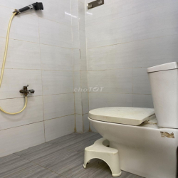 Cho thuê căn nhà mới gần 40m2 DTSD , hẻm Oto , Đường 10 HBP