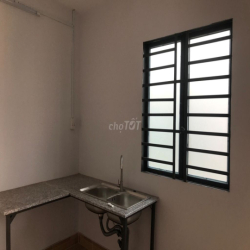 Cho thuê căn nhà mới gần 40m2 DTSD , hẻm Oto , Đường 10 HBP