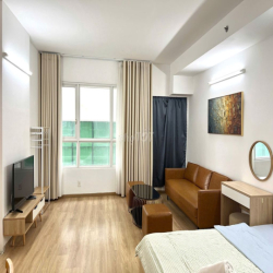 Studio căn lớn layout thoáng có Full nội thất , hồ bơi Free