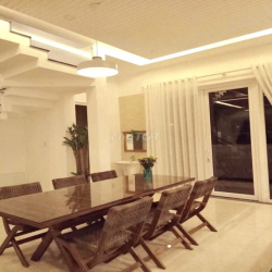CHO THUÊ BIỆT THỰ 3 PHÒNG NGỦ KHU PHÍA BẮC NHA TRANG GIÁ 25 TRIỆU