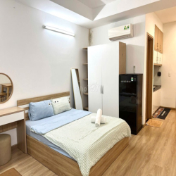 Studio căn lớn layout thoáng có Full nội thất , hồ bơi Free