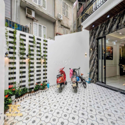 Nhà mới sân cổng + ngủ tầng 1 – cực hiếm trong tầm giá