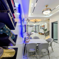 Nhà mới sân cổng + ngủ tầng 1 – cực hiếm trong tầm giá