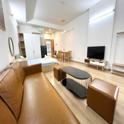 Studio căn lớn layout thoáng có Full nội thất , hồ bơi Free