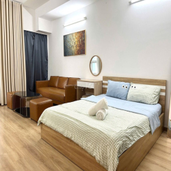 Studio căn lớn layout thoáng có Full nội thất , hồ bơi Free