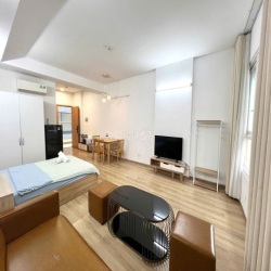 Studio căn lớn layout thoáng có Full nội thất , hồ bơi Free