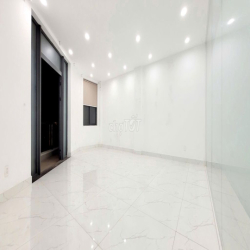Cho thuê văn phòng góc 80m² ban công rộng, giá 14tr - Vạn Phúc City