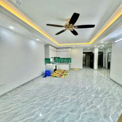 Cho thuê nhà mới tinh liền kề Vạn Phúc:50m2, 7 tầng, thang máy, 25tr