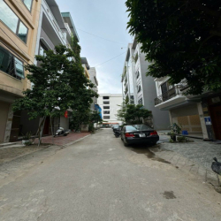 Cho thuê nhà mới tinh liền kề Vạn Phúc:50m2, 7 tầng, thang máy, 25tr