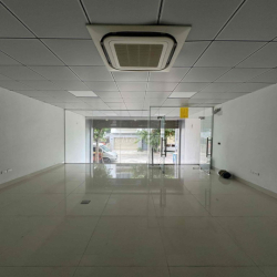 Cho thuê nguyên căn 7 tầng thang máy Phúc Lợi- hầm để xe-23 tr/thg