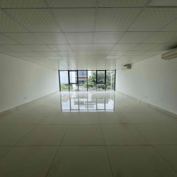 Cho thuê nguyên căn 7 tầng thang máy Phúc Lợi- hầm để xe-23 tr/thg