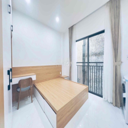 Cho thuê căn hộ có bancong - rộng 25m2 - Đường Cách Mạng Tháng 8