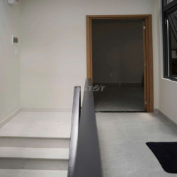 nhà gần ngã 4 Bà Hom..nội thất đầy đủ.có phòng dưới trệt