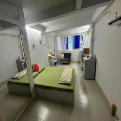 trống lại căn studio cửa sổ trời  lâu 1 ngay cầu Bông