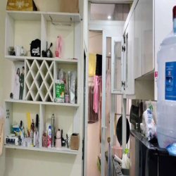 cho thuê nhà chùa láng dt 40m tầng 5 , đấy đủ đồ. giá 6 triệu