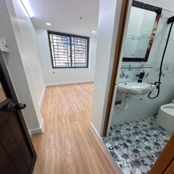 Cho thuê nhà Nguyên Căn ngay Trung tâm Q5 tại 418/3H1 Đường Trần Phú