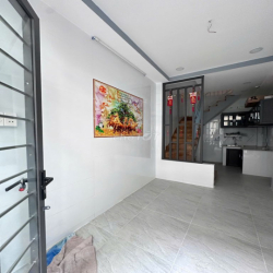 Cho thuê nhà Nguyên Căn ngay Trung tâm Q5 tại 418/3H1 Đường Trần Phú