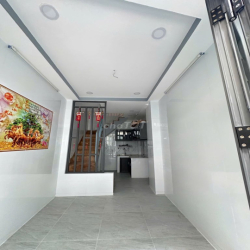 Cho thuê nhà Nguyên Căn ngay Trung tâm Q5 tại 418/3H1 Đường Trần Phú