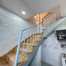 Cho thuê nhà Nguyên Căn ngay Trung tâm Q5 tại 418/3H1 Đường Trần Phú