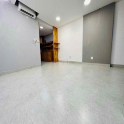 Căn hộ nội thất cơ bản y hình vào ở sớm