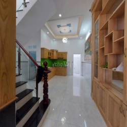 Cho thuê nhà MT 133B Ngô Quyền, Phường 6, Quận 10