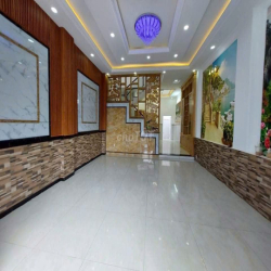 Cho thuê nhà MT 133B Ngô Quyền, Phường 6, Quận 10