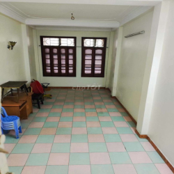 Chính chủ cho thuê tầng1, 2 nhà mặt phố Nguyễn Đức Cảnh