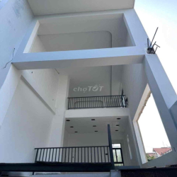 Cho thuê nhà Góc 2 MT mới 100% DT 4x16 XD 1 hầm 1 trệt 3 lầu . Giá 25