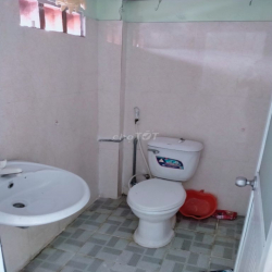 Phòng trọ có gác chợ Hiệp Thành, giờ giấc tự do