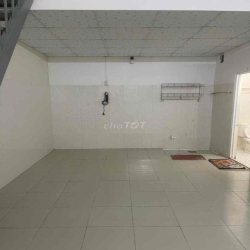 CHO THUÊ PHÒNG TRỌ QUA CẦU 26/3 SẴN PHÒNG NGỦ CÓ MÁY LẠNH GIÁ 2.5TR