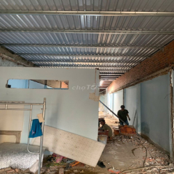 Cho thuê nhà Mặt tiền Lê Văn KHương tổng 310m2 có nhà cấp 4 